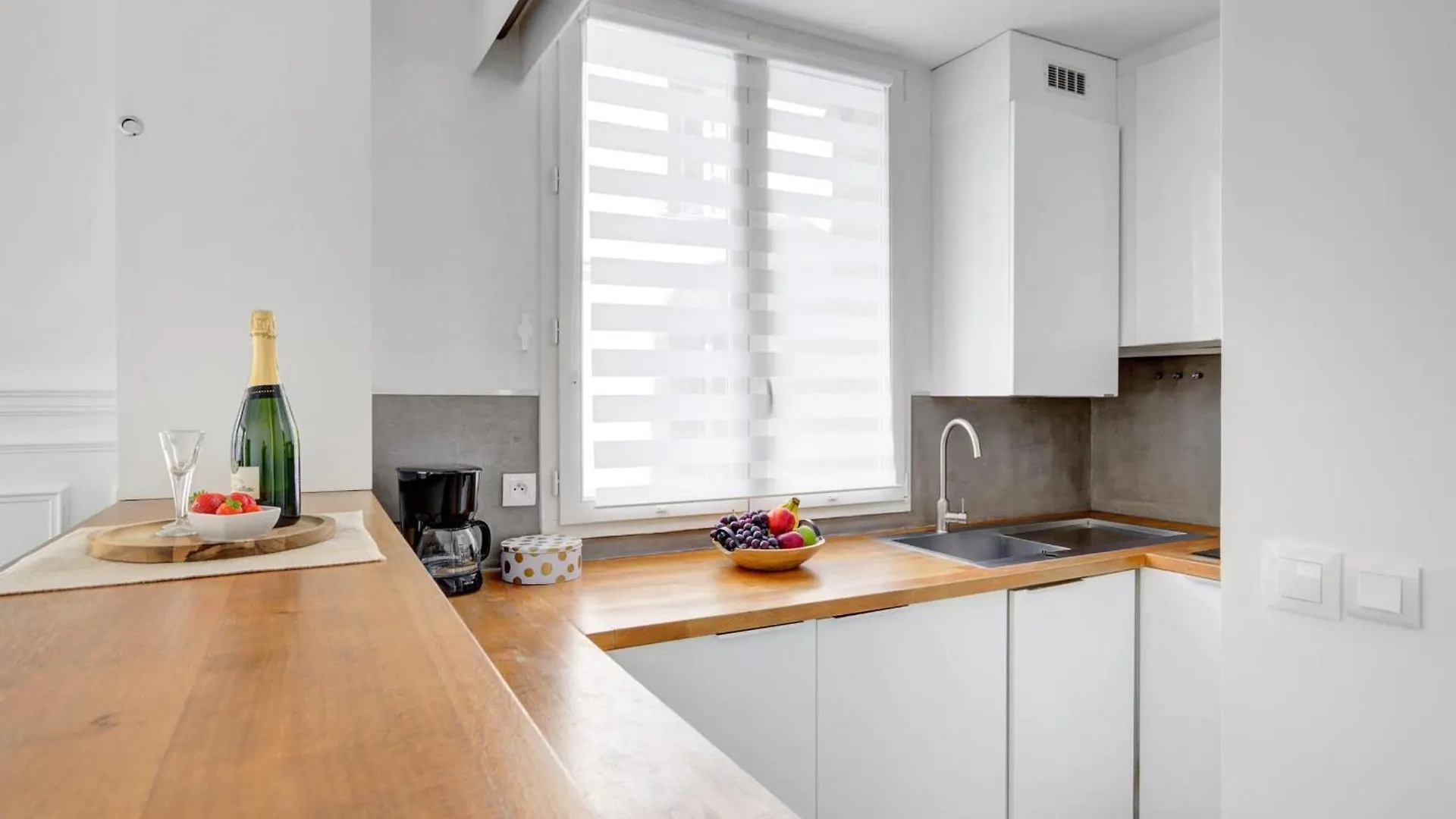 Bnbnova - 2Br - Le Louvre & Saint Germain Paris Apartment